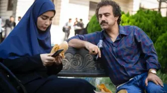 ژست جذاب سارای سریال پایتخت با لنز سبز میان جنگل