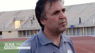 تمام تیم‌ها درگیر حواشی و ناسزا گفتن هستند/ فکر می‌کنم تراکتور قهرمان لیگ شود