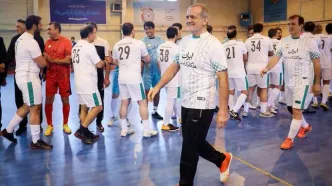 پزشکیان به افتخار کارگران پا به توپ شد