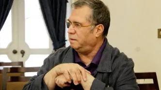 علی دهباشی در بیمارستان بستری شد