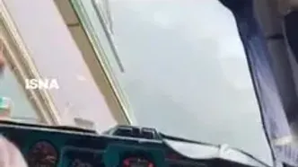 ببینید| تلاش خلبان ایرانی در هدایت ایلوشین ۷۶ بر فراز بندرعباس در جریان عملیات اطفای حریق اسکله شهید رجایی