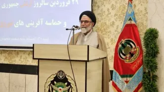 ما نباید داستان مذاکره را هیجانی کنیم و یا کشورمان را شرطی کنیم ، باید از خوش‌بینی‌ها و بدبینی‌های افراطی پرهیز کنیم
