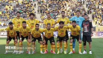 مدافع سپاهان راهی بیمارستان شد
