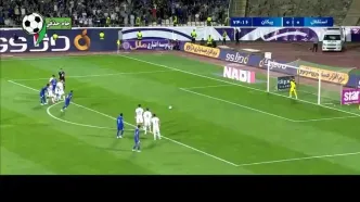 فیلم گل اول استقلال توسط رامین رضاییان از روی نقطه پنالتی در دقیقه 75 /استقلال 1 - پیکان 0