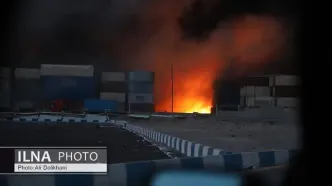 فیلم؛ آتش سوزی همچنان در بندر شهید رجایی ادامه دارد