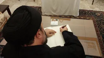 عکسی از سیدحسن خمینی در سفارت واتیکان بعد از درگذشت پاپ فرانسیس