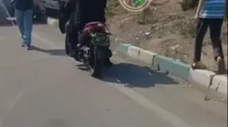 برخورد دو خودرو در بزرگراه زین‌الدین؛ پژو واژگون شد، تردد مختل شد+ فیلم