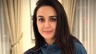 تصاویری از پریتی زینتا بازیگر زیبای بالیوود در کنار همسر چشم رنگی آمریکاییش با لباس هندی