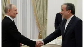 عراقچی پیام مکتوب رهبر انقلاب را به پوتین تقدیم کرد