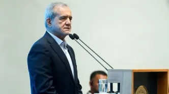 پزشکیان در باکو برای این شعرتشویق شد + فیلم