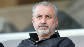 رسمی؛ رضا درویش در پرسپولیس ماندنی شد