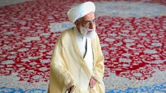 سفر به تاریخ؛ «آیت الله جنتی و صادق خلخالی» در تحصن دانشگاه تهران؛ سال ۱۳۵۷/ عکس