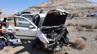 مصدومیت هفت نفر در تصادف خودروی معلمانِ کرمان با وانت کارگران سوخت‌بر