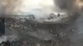 تصویری از گودال ایجاد شده براثر انفجار در بندر شهید رجایی بندرعباس