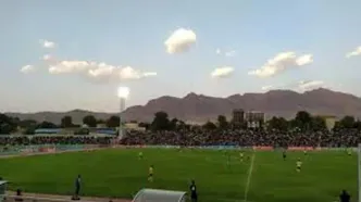 هالک در ورزشگاه خرم آباد رویت شد