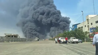 ببینید | آتش در بندر شهید رجایی مهار شد