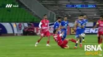 تصمیم بحث‌برانگیز داوران دیدار پرسپولیس و استقلال خوزستان
