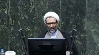 دولت با تغییر تعرفه‌ واردات خودرو باعث آشفتگی در بازار شده است