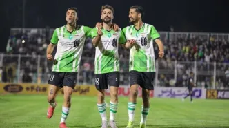 ببینید؛ پرواز هلی‌کوپتر در خرم‌آباد برای خشک کردن زمین چمن!