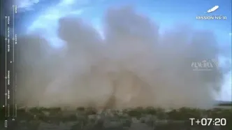 بوسه کتی پری به خاک زمین پس از بازگشت از فضا + فیلم