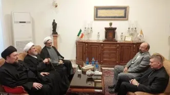 حضور سیدحسن خمینی در سفارت واتیکان برای‌ تسلیت درگذشت پاپ