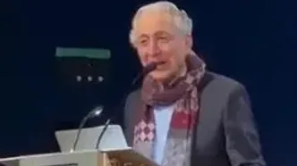 ببینید؛ بغض طراح برج آزادی وقتی نام ایران آمد