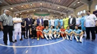 پزشکیان به افتخار کارگران پا به توپ شد