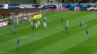 ویدیو: گل سوم استقلال به هوادار توسط اسلامی