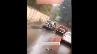 جنون عجیب راننده حین عبور از سیل!