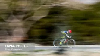 دختران بی‌کفش از یک شهر دورافتاده/ مادری که پشت دوچرخه دخترش دوید+ویدئو