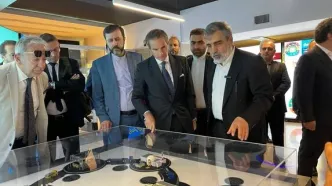 بازدید گروسی از نمایشگاه «دستاوردهای صنعت هسته‌ای»