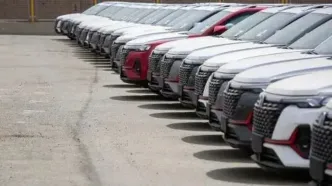 تعرفه خودروهای وارداتی ۱۰۰ درصد ماند/ برقی و هیبریدی هم در صف!