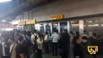 ببیندی| اختلال یک ساعته حرکت قطارها در خط پنج مترو تهران و ازدحام جمعیت در ایستگاه گلشهر