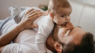 میانگین سن پدر و مادر در اولین فرزندآوری چند سال است؟