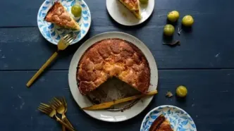 طرز تهیه کیک خوشمزه گوجه‌ سبز/ یک کیک با طعمی خاص و بی‌نظیر