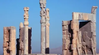 تیراندازی در تخت جمشید