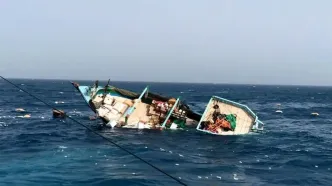 غرق شدن یک لنج باری در خلیج‌فارس
