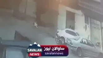 فیلم لحظه اصابت رعد و برق به تیر برق در مشگین‌شهر / 2 دختر خوش شانس بودند