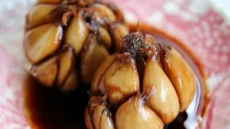 مهم‌ترین خواص سیر ترشی ۷ ساله