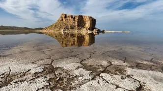 کشف گودال مرموز در دل دریاچه ارومیه