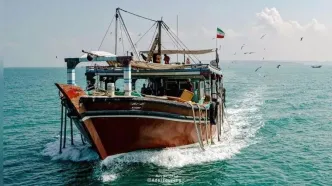 یک لنج باری در خلیج‌فارس غرق شد