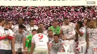 هری کین بالاخره اولین جام دوران حرفه‌ای خود را بالای سر برد