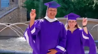 فارغ‌التحصیلی مادر و پسری در یک روز از دانشگاه