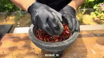 ببینید؛ غذای خیابانی در ایران؛ پخت چلو مرغ برای ۱۰۰ نفر