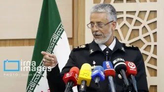 دریادار سیاری: دشمن در مورد ایران دچار اشتباه محاسباتی شده است