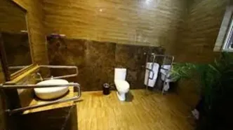 توالت بین راهی اصفهان بلاگر آلمانی را شگفت‌زده کرد!
