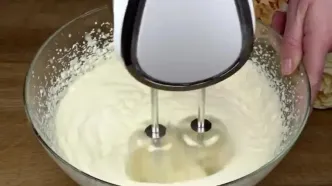 ببینید؛ به همین سادگی با 250 میلی لیتر شیر در خانه بستنی کیم درست کنید!