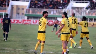 تجمع هواداران سپاهان مقابل استانداری اصفهان