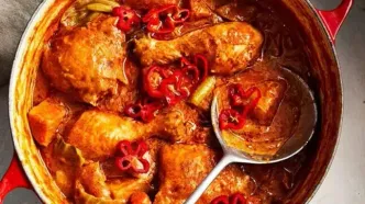 طرز تهیه خورش مرغ و گوجه؛ یک غذای فوری