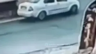 بر اثر برخورد یک موتور سیکلت با خودروی تیبا در بابل؛ تیبا چپ کرد!